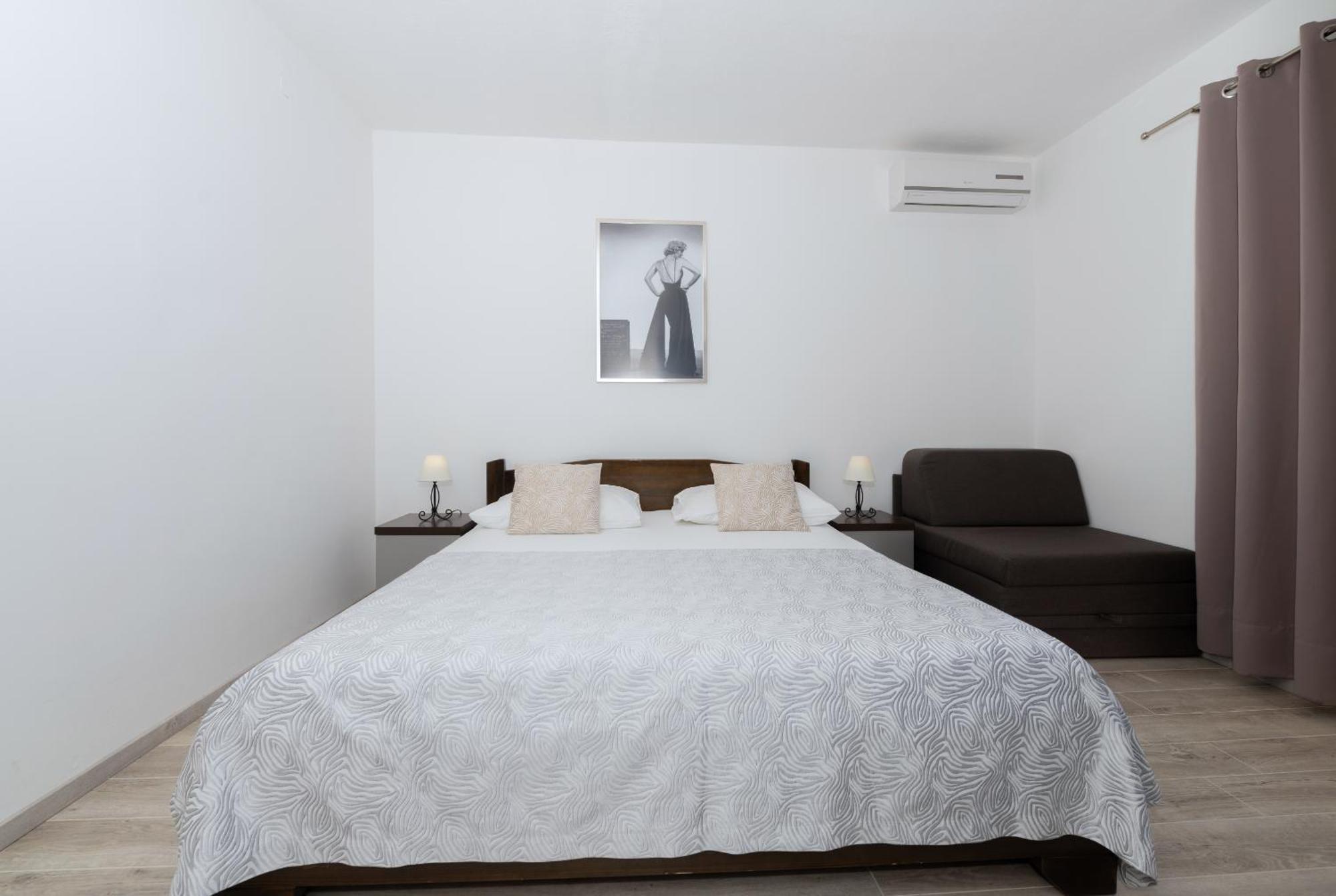 Bilin San Apartment Baska Voda Phòng bức ảnh
