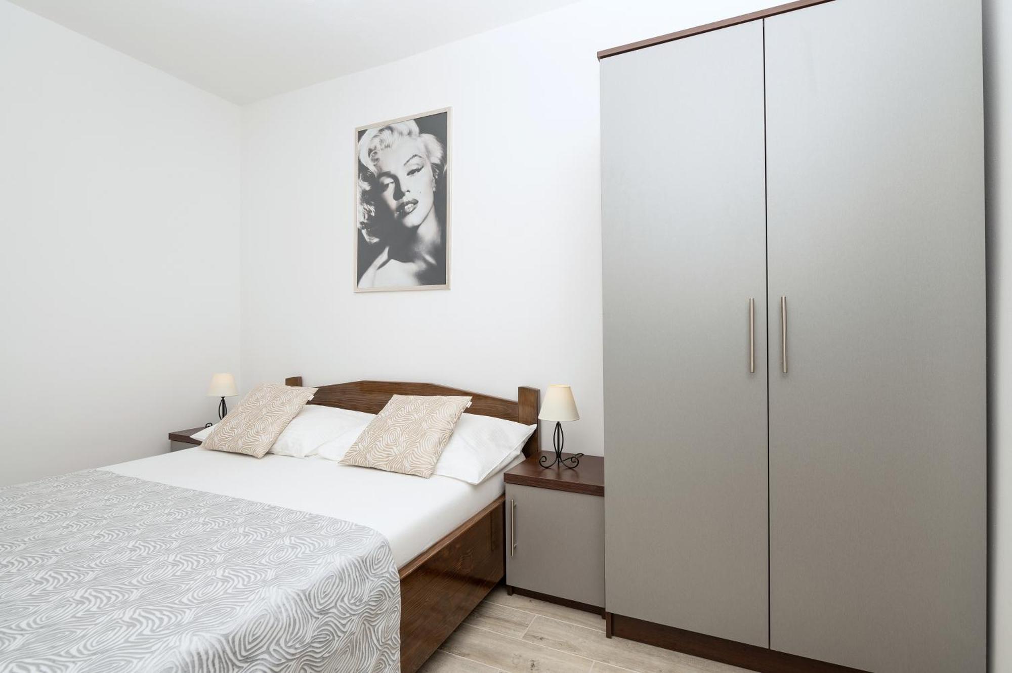 Bilin San Apartment Baska Voda Phòng bức ảnh