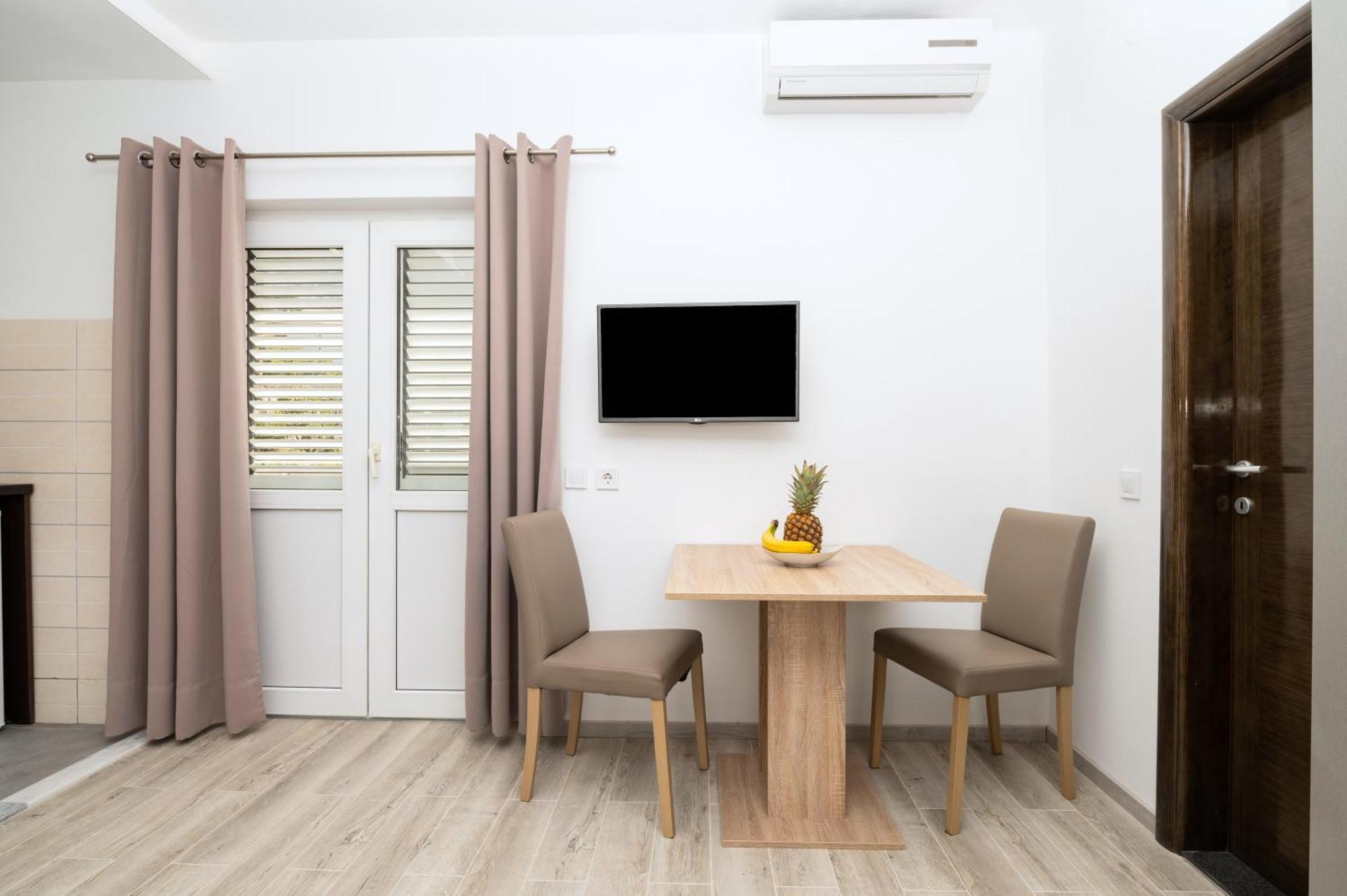 Bilin San Apartment Baska Voda Phòng bức ảnh
